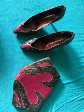 Jasmine Pink Berry and Black Pointed-Toe Pumps with Matching Clutch